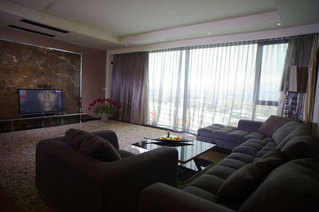 Hotel Emirates Sofia Bagian luar foto