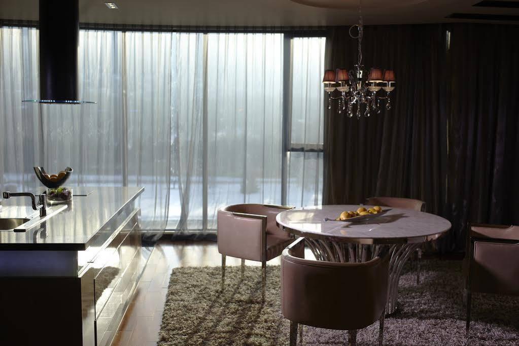 Hotel Emirates Sofia Bagian luar foto
