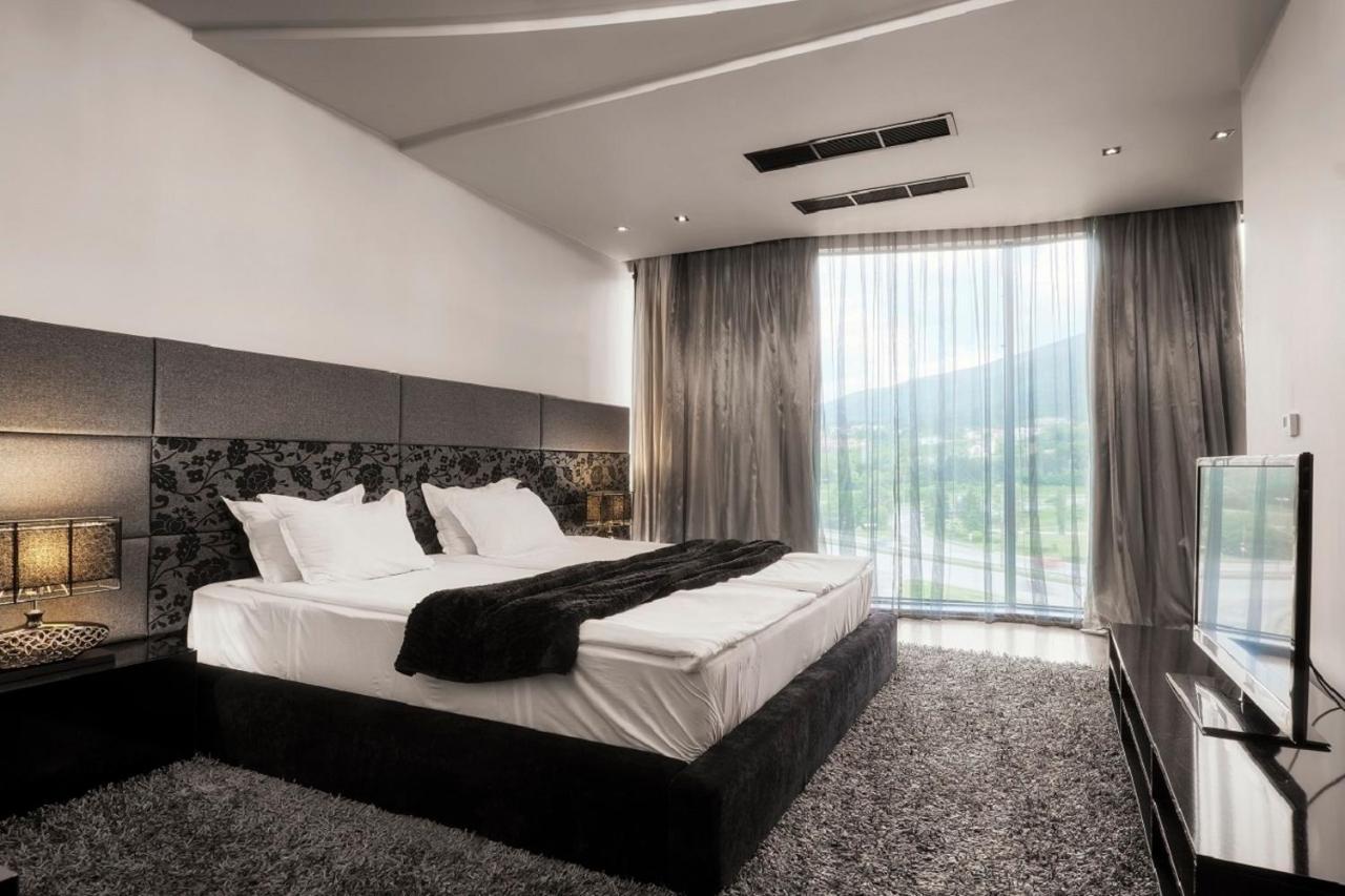 Hotel Emirates Sofia Bagian luar foto